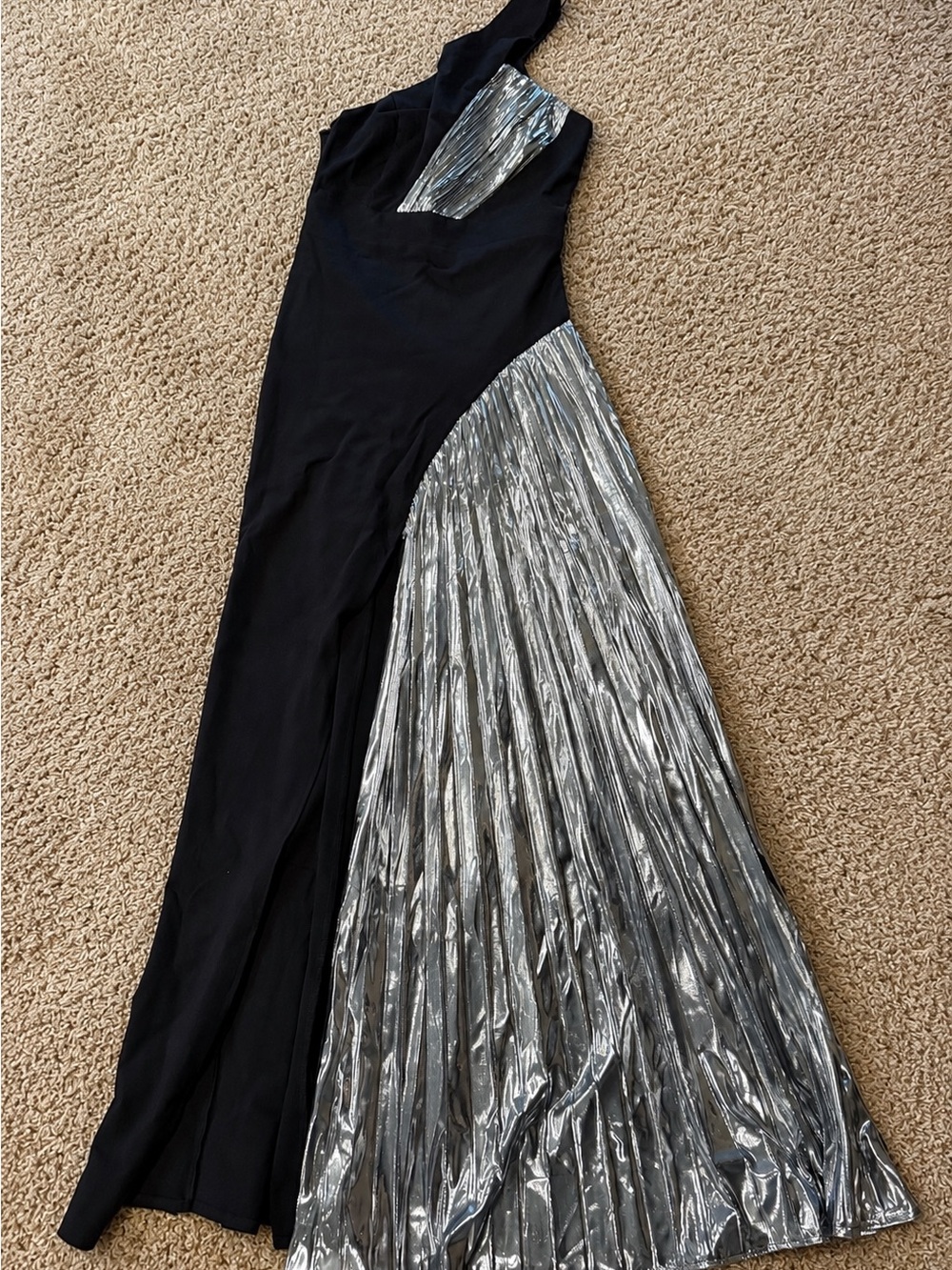 MOOYIUS Black Silver Metallic Pleated One Shoulder Maxi Gown M NWT